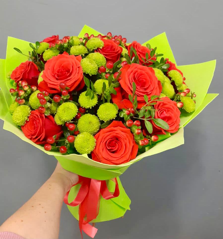 Букет цветов из: Хризантемы и Розы в Новом Чиркее