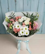 Букет цветов из:  Розы, Лизиантусы и Хризантемы в Новом Чиркее