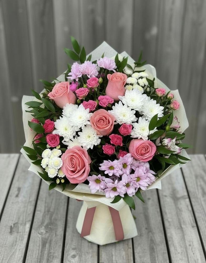 Букет цветов из: Альстромерии, Гвоздики, Розы и Хризантемы в Новом Чиркее