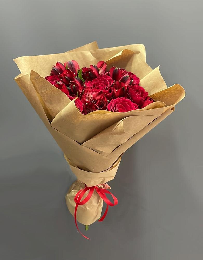 Букет цветов из: Альстромерии и Розы в Новом Чиркее