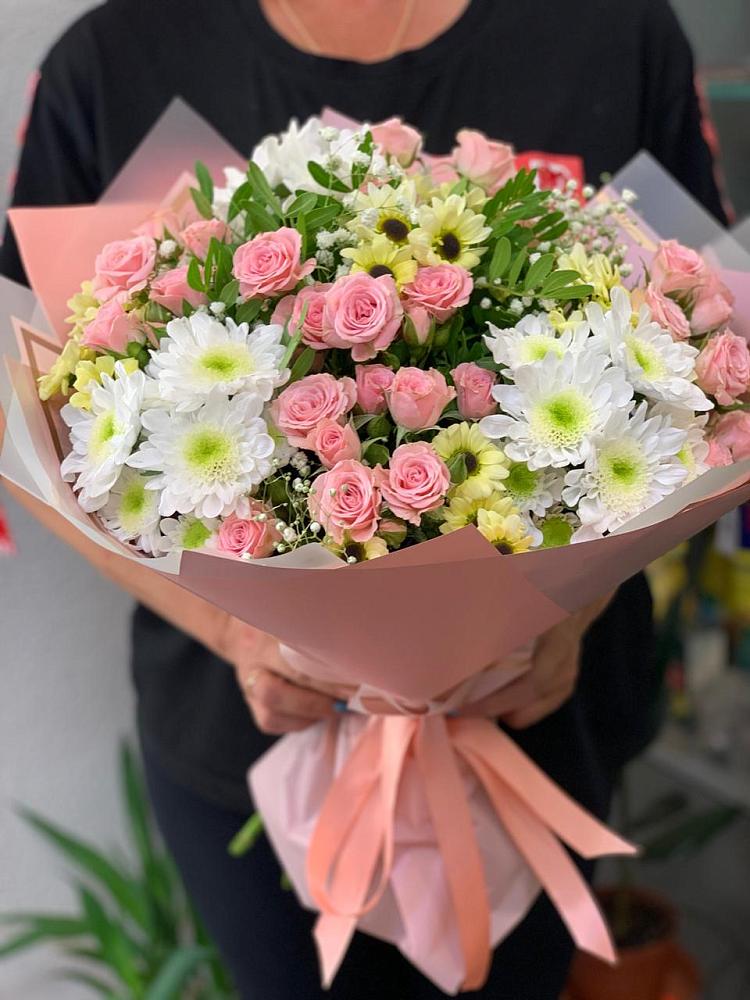 Букет цветов из: Розы и Хризантемы в Новом Чиркее