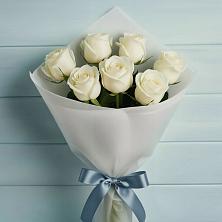 Букет 7 Белых роз Эдлесс Лав в Новом Чиркее