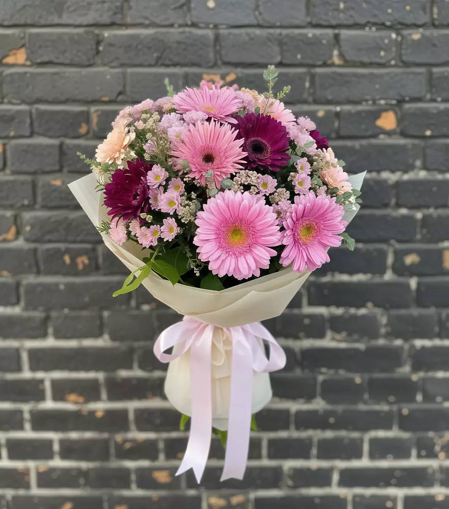 Букет цветов из: Герберы и Хризантемы в Новом Чиркее