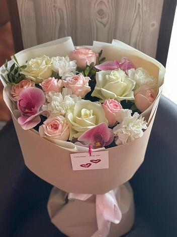 Букет цветов из: Орхидеи, Розы и Гвоздики в Новом Чиркее