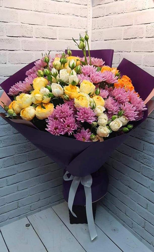 Букет цветов из: Хризантемы и Розы в Новом Чиркее