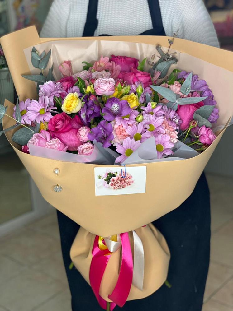 Букет цветов из: Хризантемы, Гвоздики и Альстромерии в Новом Чиркее