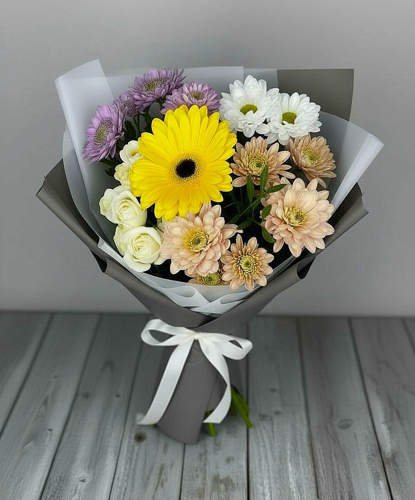 Букет цветов из: Розы, Герберы и Хризантемы в Новом Чиркее