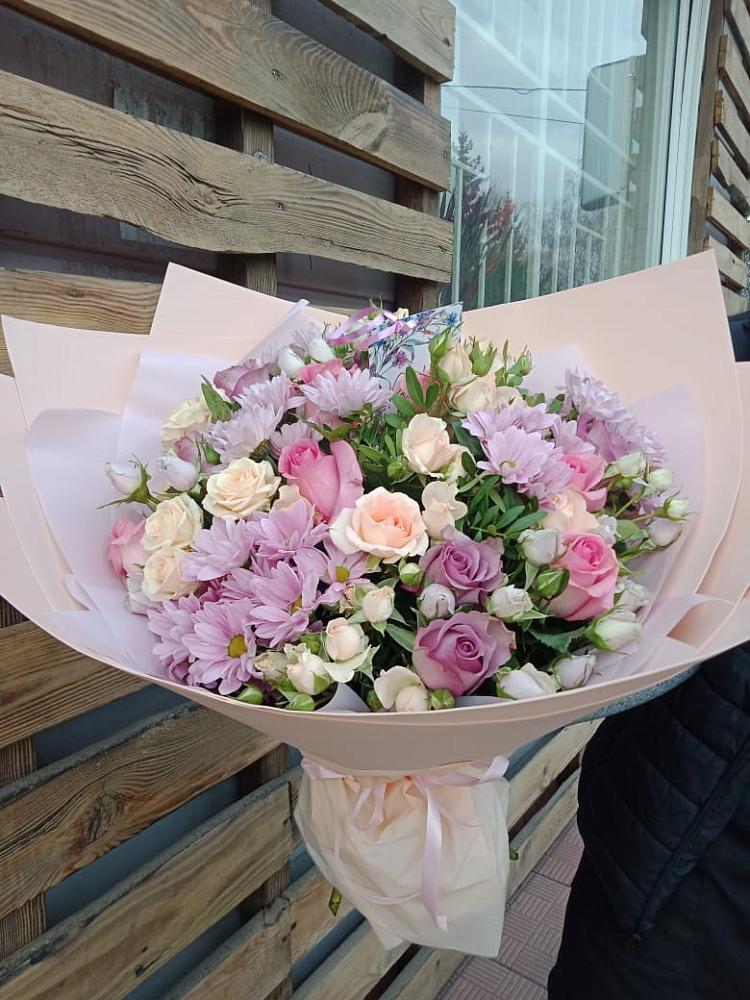 Букет цветов из: Розы и Хризантемы в Новом Чиркее