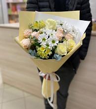 Букет цветов из:  Альстромерии, Розы и Хризантемы в Новом Чиркее