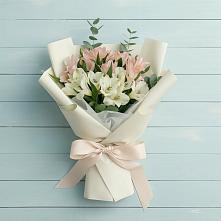 Букет цветов из:  Альстромерии в Новом Чиркее