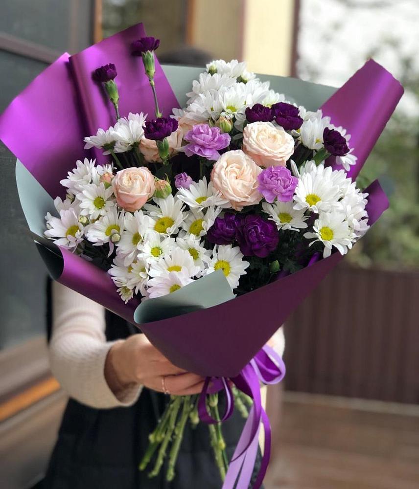 Букет цветов из: Хризантемы, Гвоздики и Розы в Новом Чиркее