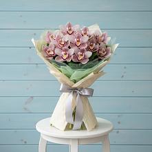 Букет цветов из:  Орхидеи и Розы в Новом Чиркее