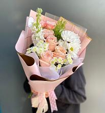 Букет цветов из:  Хризантемы и Розы в Новом Чиркее