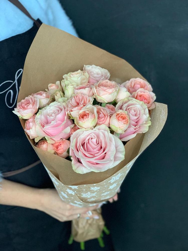 Букет цветов из: Хризантемы и Розы в Новом Чиркее