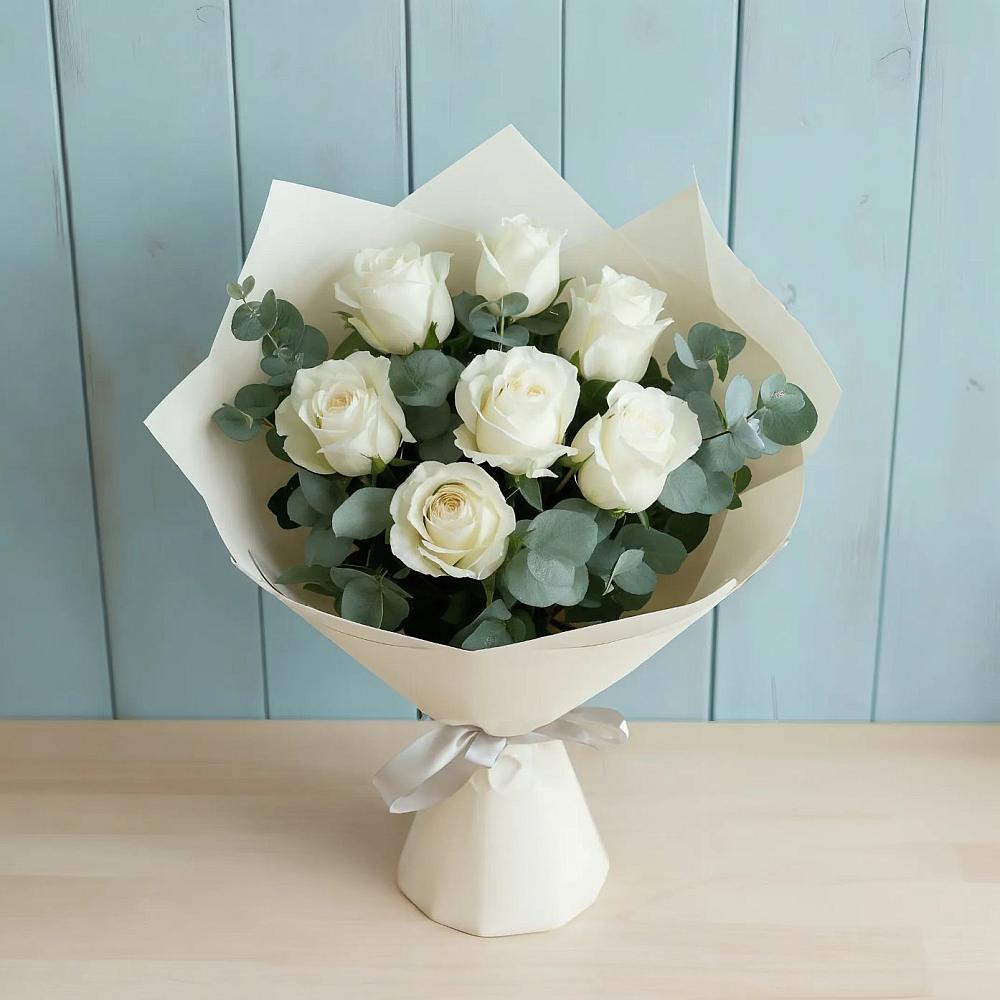 Букет Белые розы в Эвкалипте в Новом Чиркее