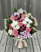 Букет цветов из:  Альстромерии, Гвоздики, Розы и Хризантемы в Новом Чиркее