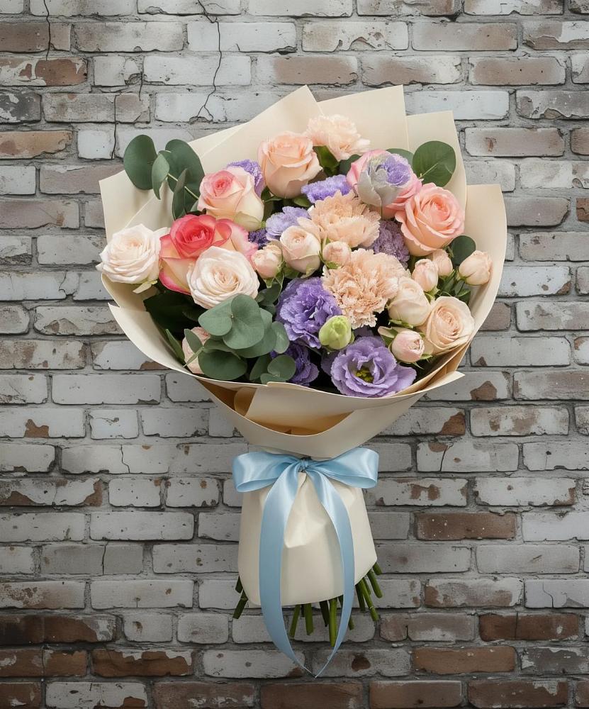 Букет цветов из: Розы, Лизиантусы и Гвоздики в Новом Чиркее