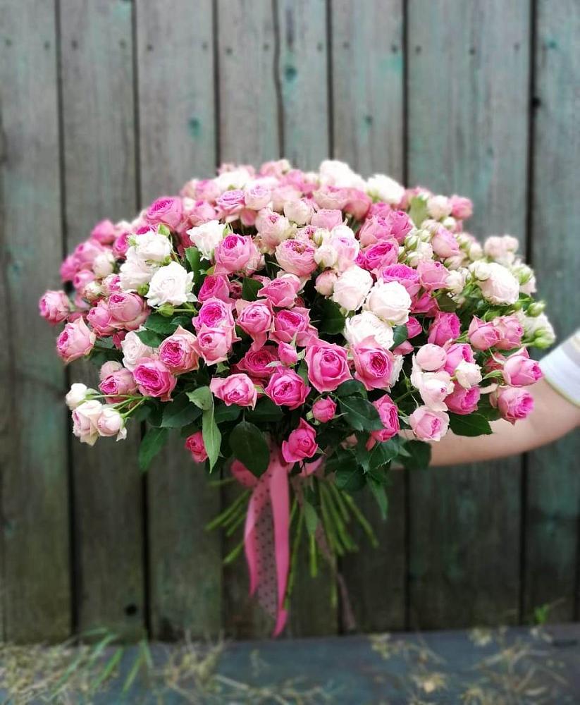 Букет Розовые кустовые розы Натали и Лав Лидия в Новом Чиркее