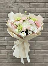 Букет цветов из:  Гвоздики, Розы, Лизиантусы и Хризантемы в Новом Чиркее