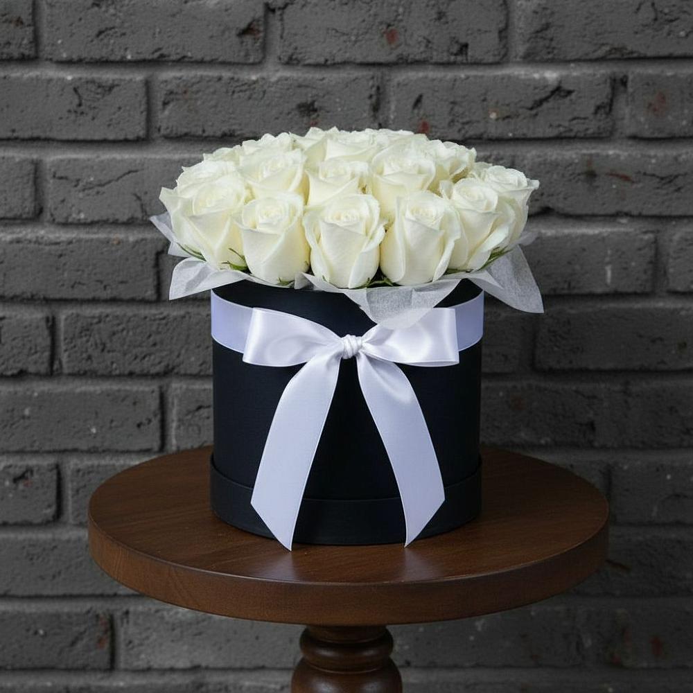 Цветочная композиция из Розы в шляпной коробке в Новом Чиркее