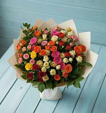 Букет Микс из разноцветных кустовых роз в Новом Чиркее
